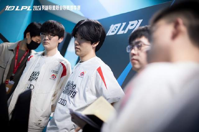 还不适合被 还不适合被