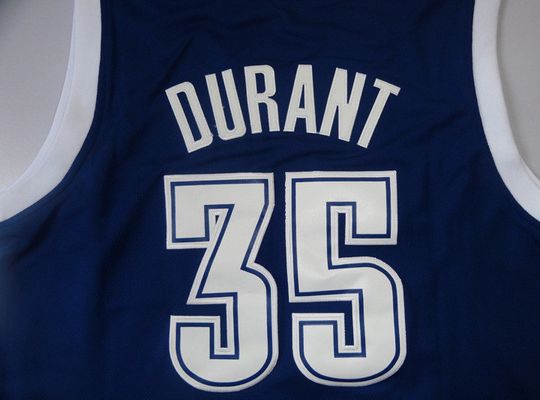 张玉宁在荷 张玉宁在荷